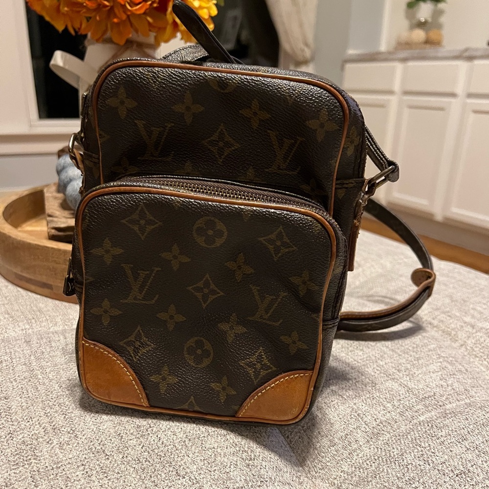 AUTHENTIC Louis Vuitton Crossbody